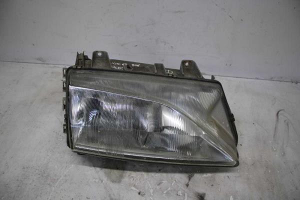 PHARE DROIT PEUGEOT - Vue 1